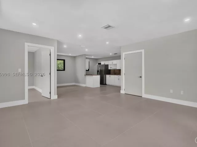 5-bedroom home for sale in Miami - 2216 SW 62nd Ave - MondialRealty