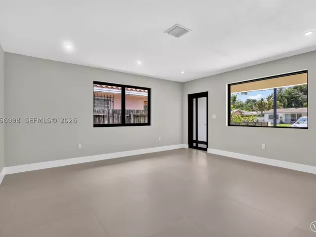 5-bedroom home for sale in Miami - 2216 SW 62nd Ave - MondialRealty