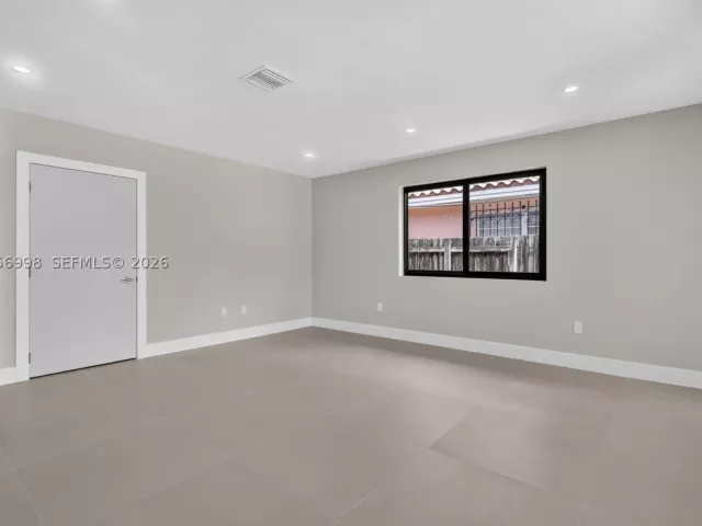 5-bedroom home for sale in Miami - 2216 SW 62nd Ave - MondialRealty