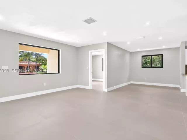 5-bedroom home for sale in Miami - 2216 SW 62nd Ave - MondialRealty