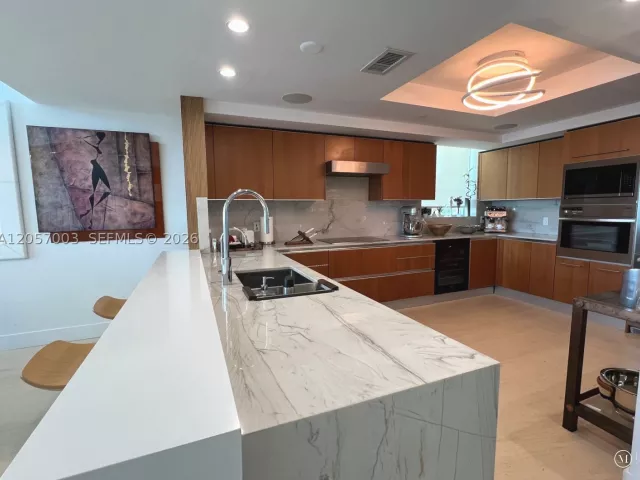 3-bedroom condo for rent in Miami - 1331 Brickell Bay Dr BL-48 - MondialRealty