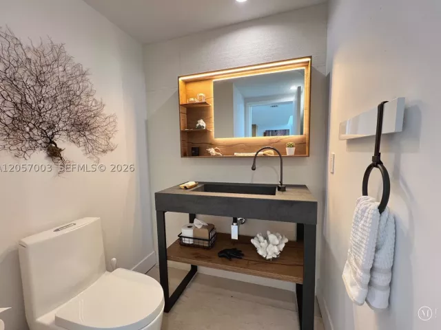 3-bedroom condo for rent in Miami - 1331 Brickell Bay Dr BL-48 - MondialRealty