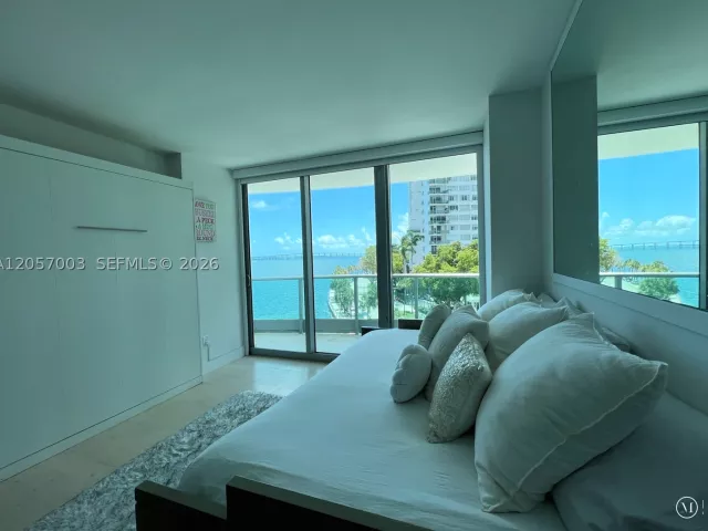 3-bedroom condo for rent in Miami - 1331 Brickell Bay Dr BL-48 - MondialRealty