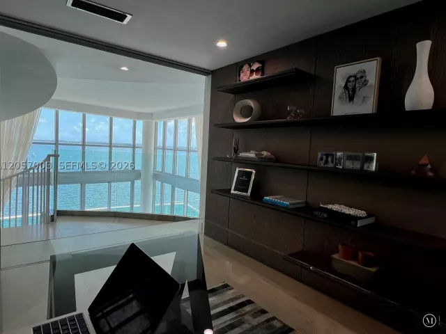 3-bedroom condo for rent in Miami - 1331 Brickell Bay Dr BL-48 - MondialRealty