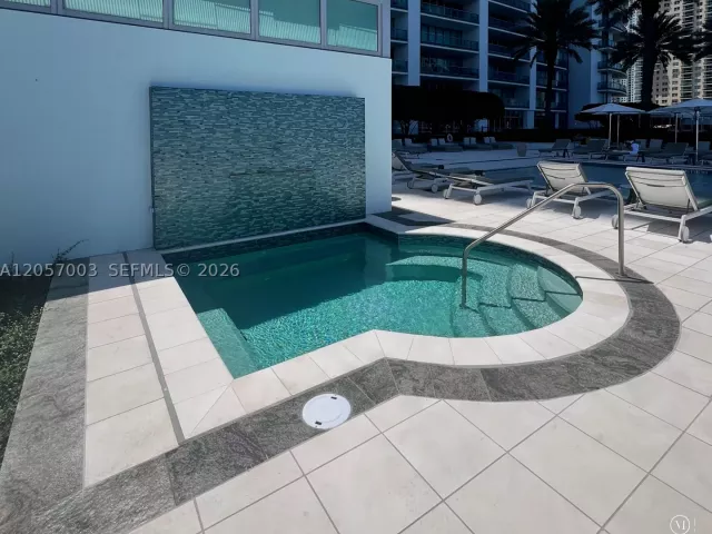 3-bedroom condo for rent in Miami - 1331 Brickell Bay Dr BL-48 - MondialRealty