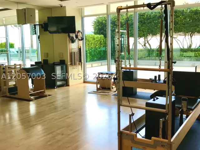 3-bedroom condo for rent in Miami - 1331 Brickell Bay Dr BL-48 - MondialRealty