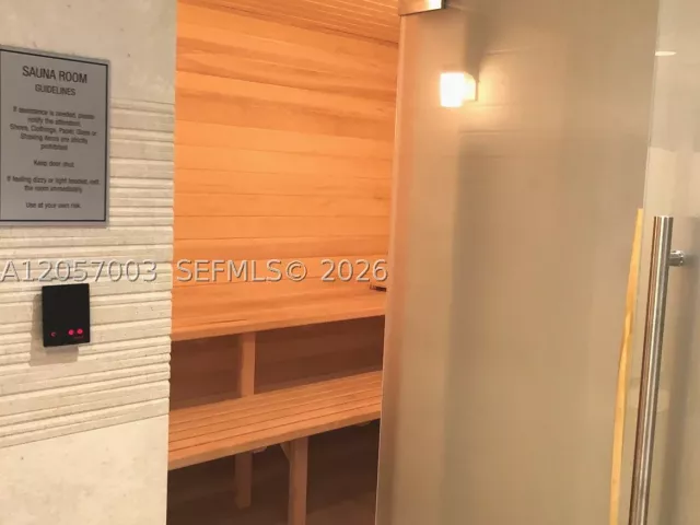 3-bedroom condo for rent in Miami - 1331 Brickell Bay Dr BL-48 - MondialRealty