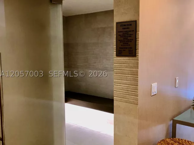 3-bedroom condo for rent in Miami - 1331 Brickell Bay Dr BL-48 - MondialRealty