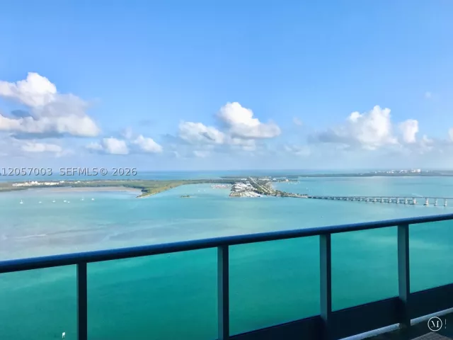 3-bedroom condo for rent in Miami - 1331 Brickell Bay Dr BL-48 - MondialRealty