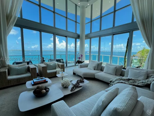 3-bedroom condo for rent in Miami - 1331 Brickell Bay Dr BL-48 - MondialRealty