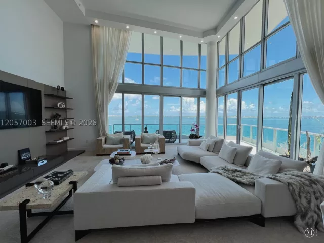 3-bedroom condo for rent in Miami - 1331 Brickell Bay Dr BL-48 - MondialRealty