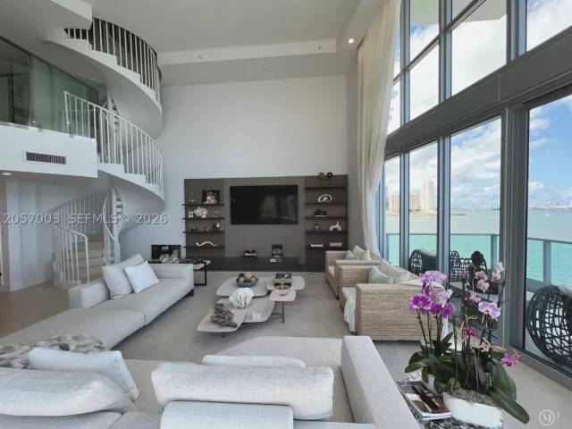3-bedroom condo for rent in Miami - 1331 Brickell Bay Dr BL-48 - MondialRealty