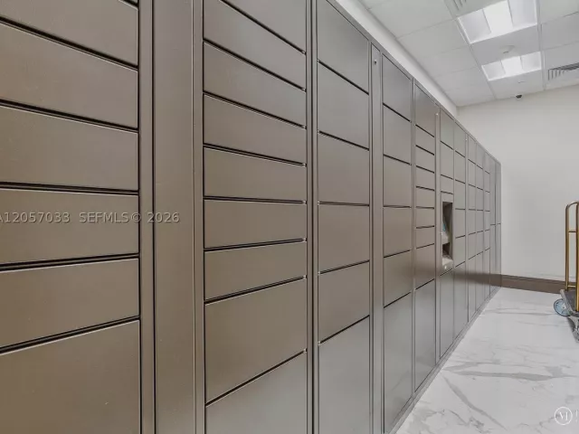 1-bedroom condo for rent in Coral Gables - 301 Altara Ave 520 - MondialRealty