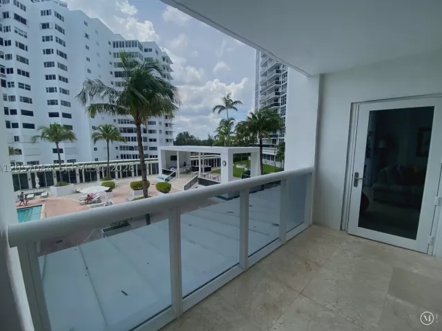 1-bedroom condo for rent in Bal Harbour - 10275 Collins Ave 215 - MondialRealty