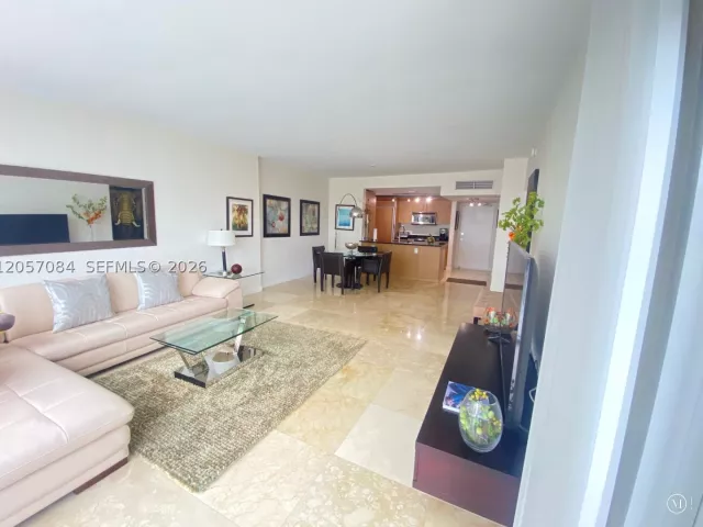 1-bedroom condo for rent in Bal Harbour - 10275 Collins Ave 215 - MondialRealty