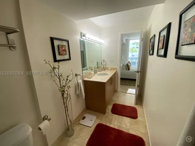 1-bedroom condo for rent in Bal Harbour - 10275 Collins Ave 215 - MondialRealty