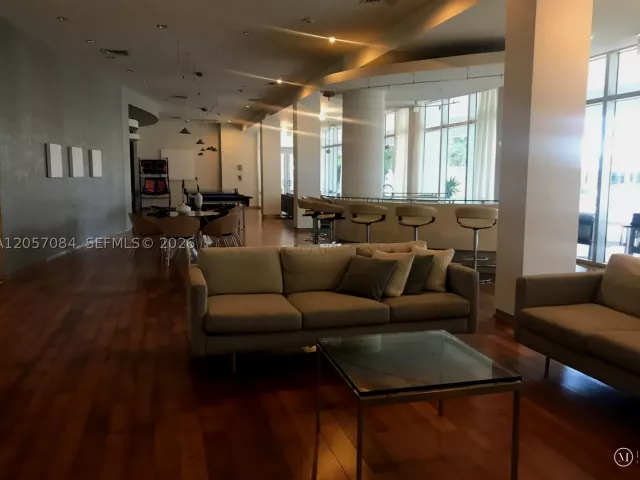 1-bedroom condo for rent in Bal Harbour - 10275 Collins Ave 215 - MondialRealty