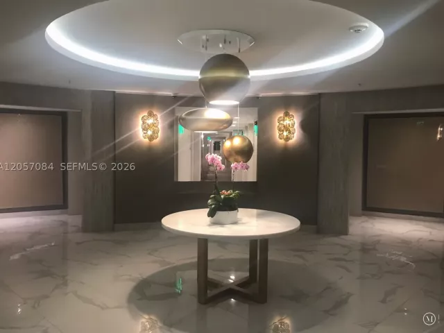 1-bedroom condo for rent in Bal Harbour - 10275 Collins Ave 215 - MondialRealty