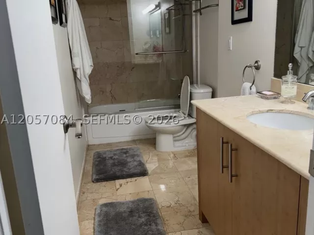 1-bedroom condo for rent in Bal Harbour - 10275 Collins Ave 215 - MondialRealty