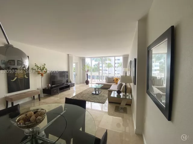 1-bedroom condo for rent in Bal Harbour - 10275 Collins Ave 215 - MondialRealty