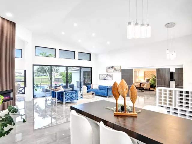 3-bedroom home for sale in Boca Raton - 10875 Boca Woods Lane - MondialRealty