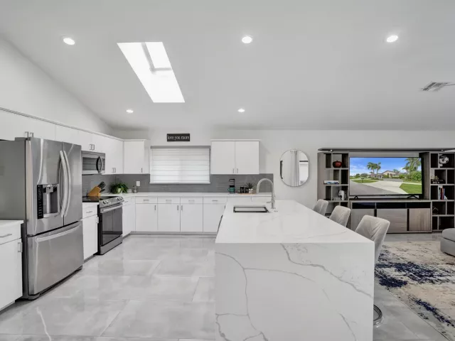3-bedroom home for sale in Boca Raton - 10875 Boca Woods Lane - MondialRealty
