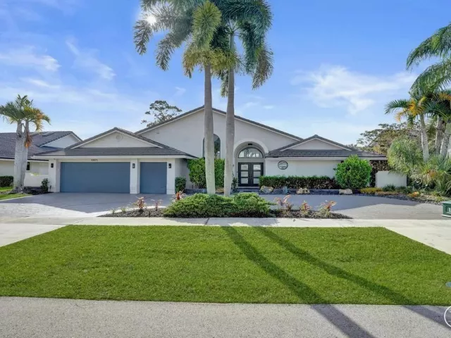 3-bedroom home for sale in Boca Raton - 10875 Boca Woods Lane - MondialRealty