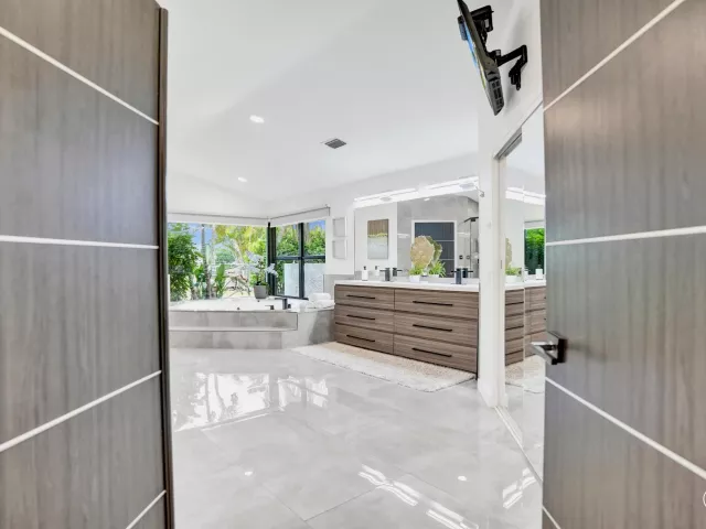 3-bedroom home for sale in Boca Raton - 10875 Boca Woods Lane - MondialRealty
