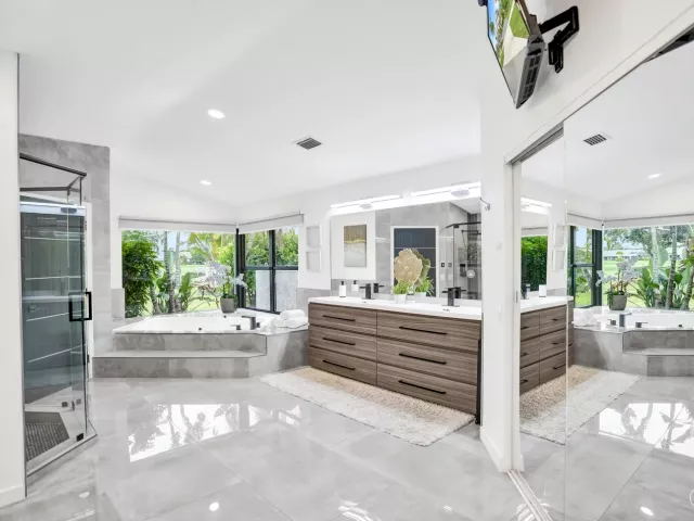 3-bedroom home for sale in Boca Raton - 10875 Boca Woods Lane - MondialRealty