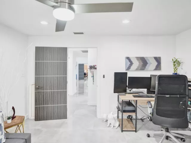 3-bedroom home for sale in Boca Raton - 10875 Boca Woods Lane - MondialRealty