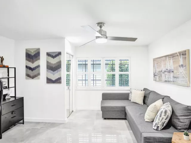 3-bedroom home for sale in Boca Raton - 10875 Boca Woods Lane - MondialRealty