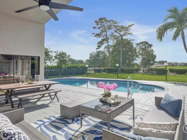 3-bedroom home for sale in Boca Raton - 10875 Boca Woods Lane - MondialRealty