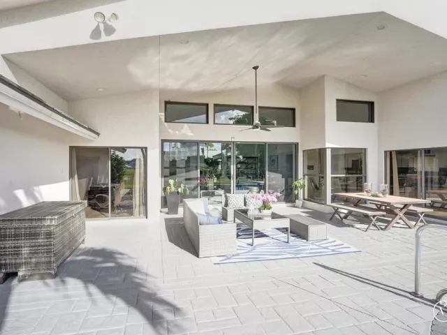 3-bedroom home for sale in Boca Raton - 10875 Boca Woods Lane - MondialRealty