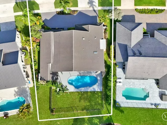 3-bedroom home for sale in Boca Raton - 10875 Boca Woods Lane - MondialRealty