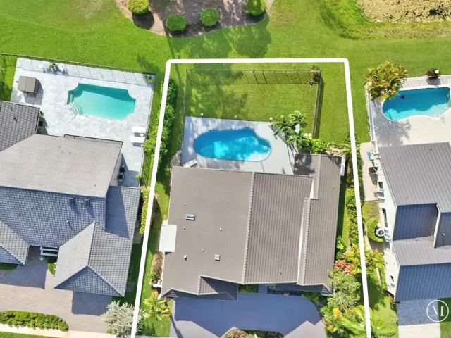 3-bedroom home for sale in Boca Raton - 10875 Boca Woods Lane - MondialRealty
