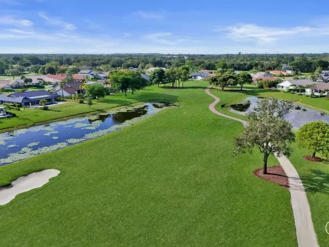 3-bedroom home for sale in Boca Raton - 10875 Boca Woods Lane - MondialRealty