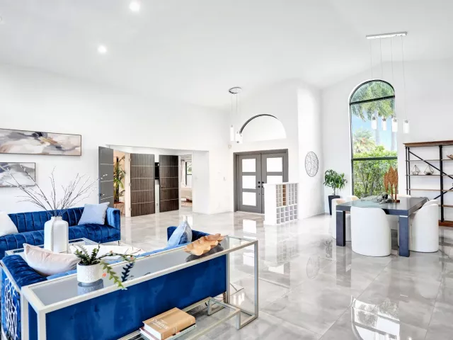 3-bedroom home for sale in Boca Raton - 10875 Boca Woods Lane - MondialRealty