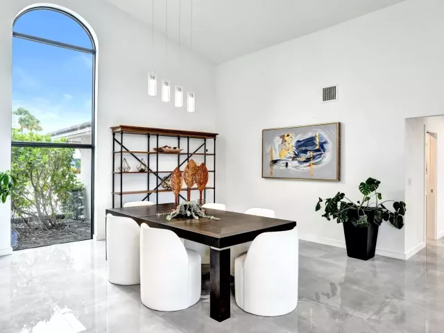 3-bedroom home for sale in Boca Raton - 10875 Boca Woods Lane - MondialRealty