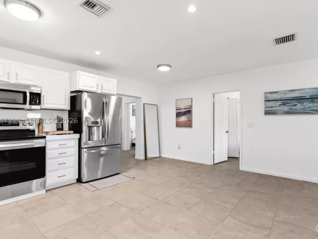 4-bedroom home for rent in Homestead - 1430 NE 11th St 1430 - MondialRealty