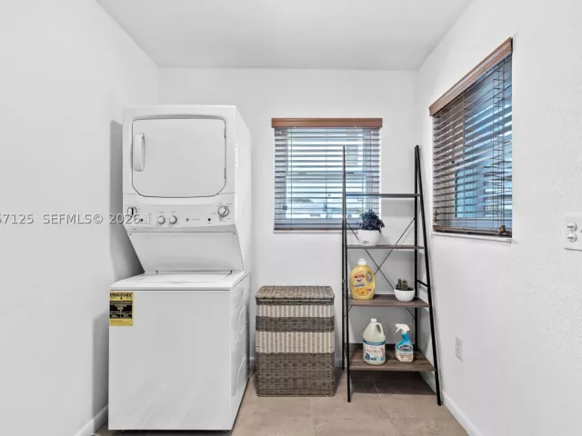 4-bedroom home for rent in Homestead - 1430 NE 11th St 1430 - MondialRealty