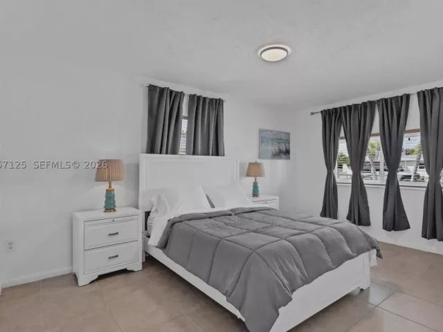 4-bedroom home for rent in Homestead - 1430 NE 11th St 1430 - MondialRealty