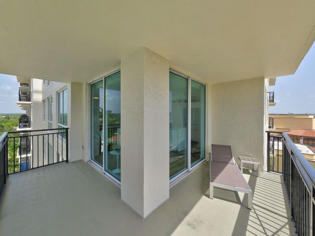 2-bedroom condo for sale in Fort Lauderdale - 610 W LAS OLAS Boulevard 1118N - MondialRealty