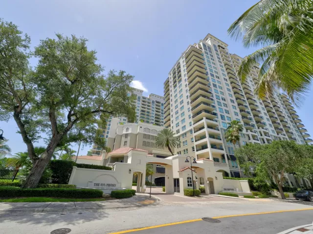 2-bedroom condo for sale in Fort Lauderdale - 610 W LAS OLAS Boulevard 1118N - MondialRealty