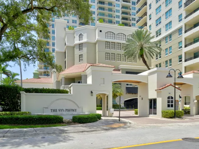 2-bedroom condo for sale in Fort Lauderdale - 610 W LAS OLAS Boulevard 1118N - MondialRealty