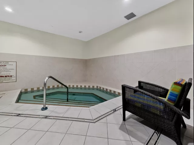 2-bedroom condo for sale in Fort Lauderdale - 610 W LAS OLAS Boulevard 1118N - MondialRealty