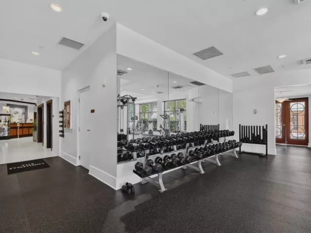 2-bedroom condo for sale in Fort Lauderdale - 610 W LAS OLAS Boulevard 1118N - MondialRealty
