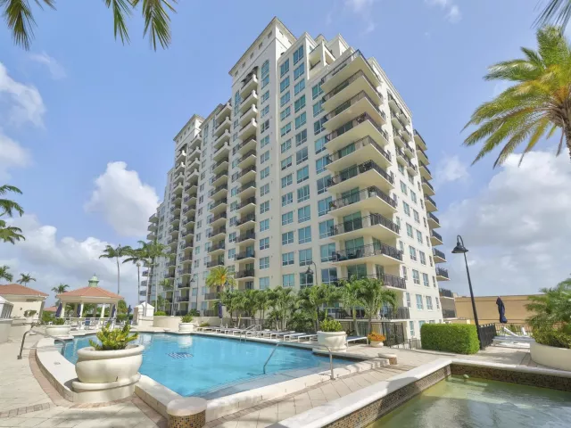 2-bedroom condo for sale in Fort Lauderdale - 610 W LAS OLAS Boulevard 1118N - MondialRealty