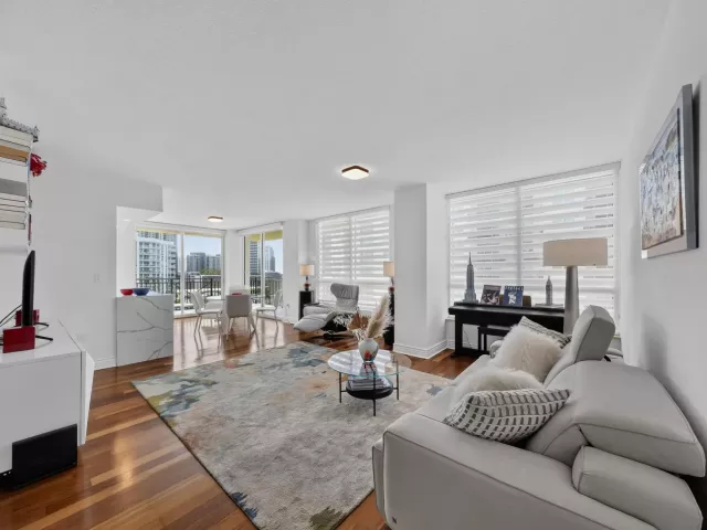 2-bedroom condo for sale in Fort Lauderdale - 610 W LAS OLAS Boulevard 1118N - MondialRealty