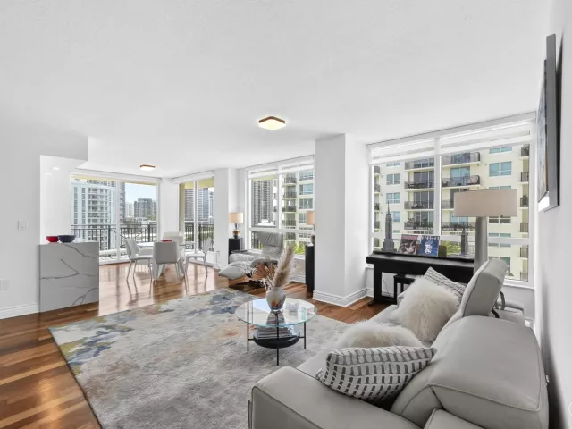 2-bedroom condo for sale in Fort Lauderdale - 610 W LAS OLAS Boulevard 1118N - MondialRealty