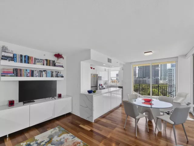 2-bedroom condo for sale in Fort Lauderdale - 610 W LAS OLAS Boulevard 1118N - MondialRealty